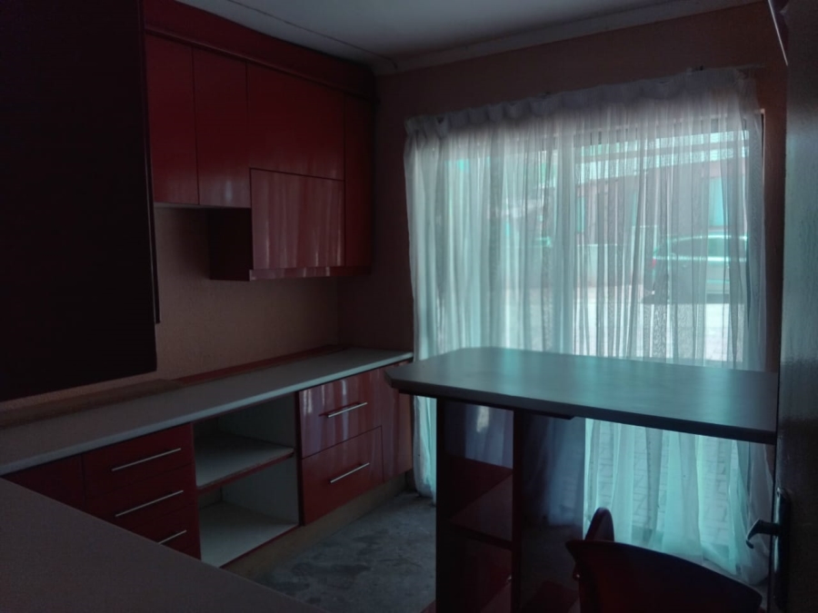 2 Bedroom Property for Sale in Tlhabane West North West